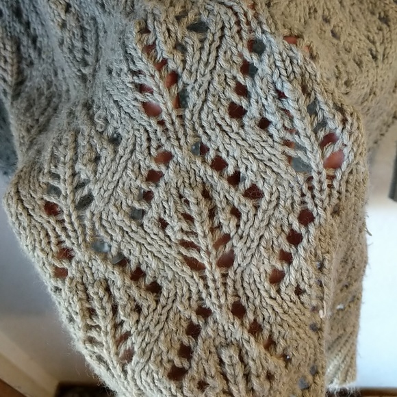 Grey forever 21 sweater - Picture 2 of 4